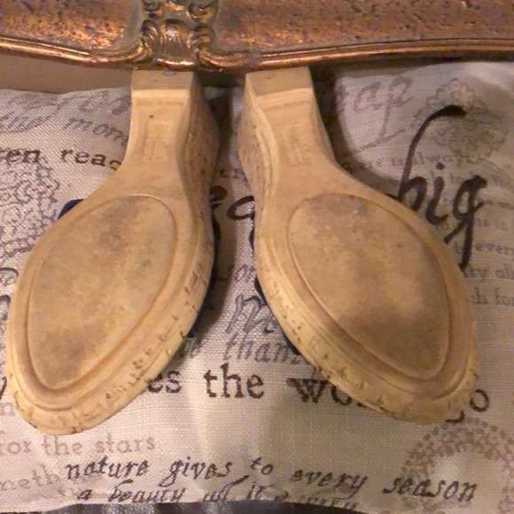 Shoes - Picture 5 of 6